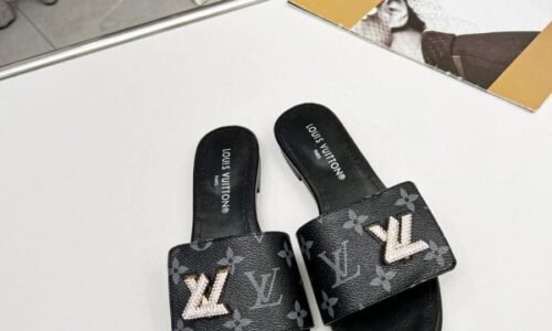 Louis Vuitton Slippers
