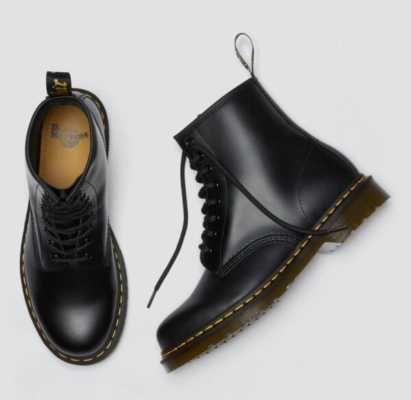 DR. MARTENS 1460 SMOOTH ANKLE BOOTS BLACK