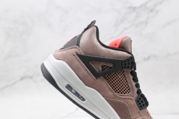 NIKE Air Jordan 4 Retro "Taupe Haze"