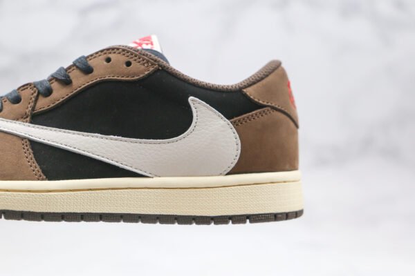 NIKE Jordan 1 Retro Low OG SP Travis Scott