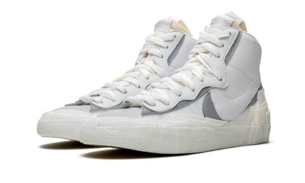 NIKE BLAZER MID SACAI WHITE GREY