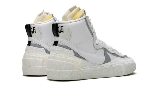 NIKE BLAZER MID SACAI WHITE GREY