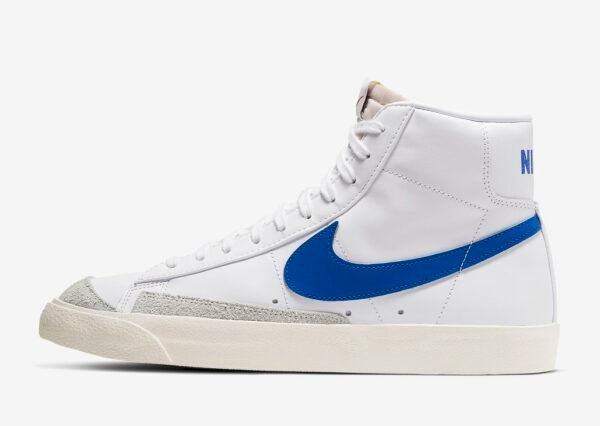 NIKE BLAZER MID 77 VINTAGE WHITE X BLUE LOGO