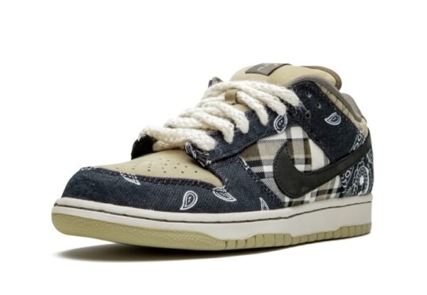 NIKE SB DUNK LOW TRAVIS SCOTT