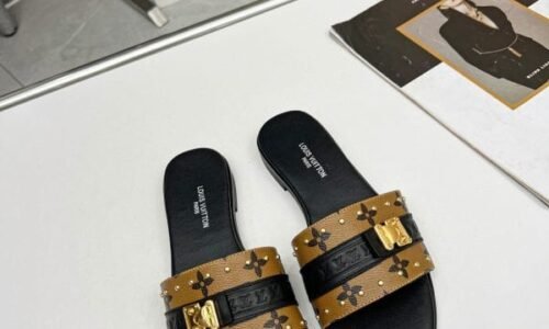 Louis Vuitton Slippers