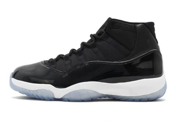 NIKE AIR JORDAN 11 BLACK (BLUE SOLE)