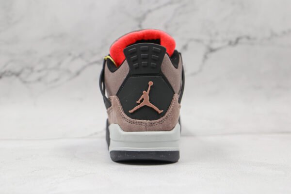 NIKE Air Jordan 4 Retro "Taupe Haze"