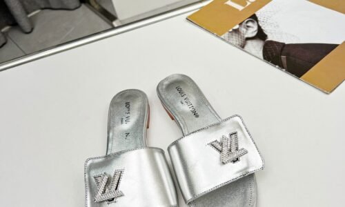 Louis Vuitton Slippers