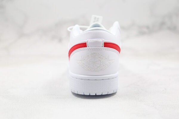 NIKE Jordan 1 Low“University Red”