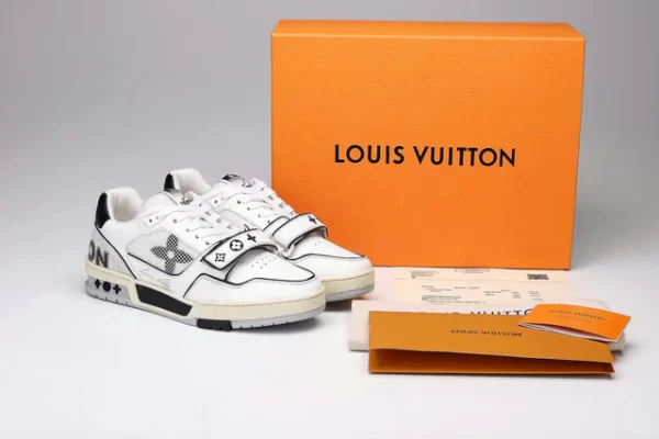 Louis Vuitton LV Trainer Black/White