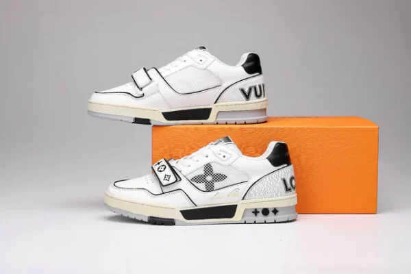 Louis Vuitton LV Trainer Black/White