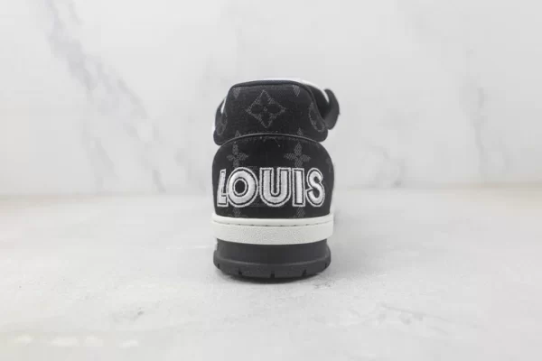 Louis Vuitton Sneaker Black and White X