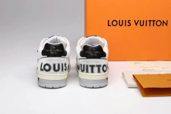 Louis Vuitton LV Trainer Black/White