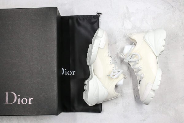 DIOR D-CONNECT White