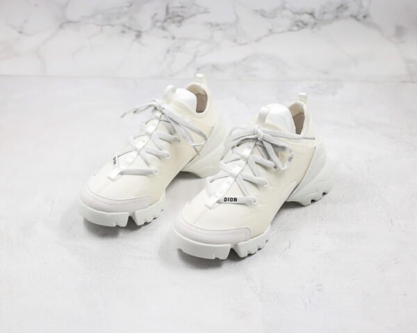 DIOR D-CONNECT White