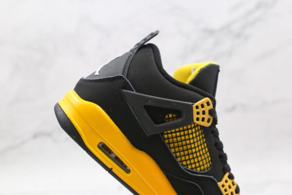 NIKE Air Jordan 4 Black yellow