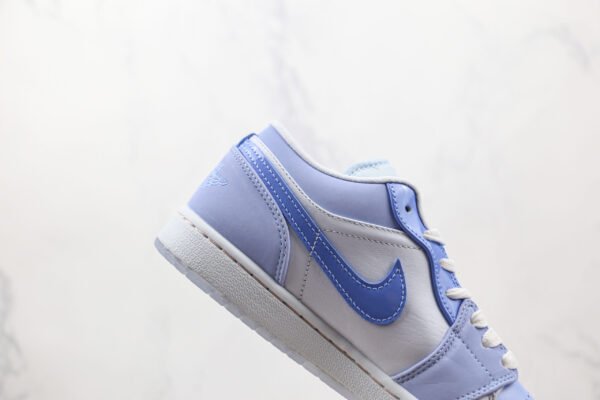 NIKE  Air Jordan 1 Low Haze blue