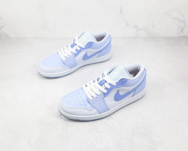 NIKE  Air Jordan 1 Low Haze blue