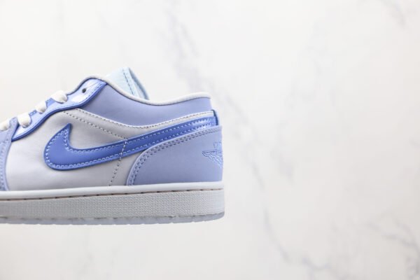 NIKE  Air Jordan 1 Low Haze blue